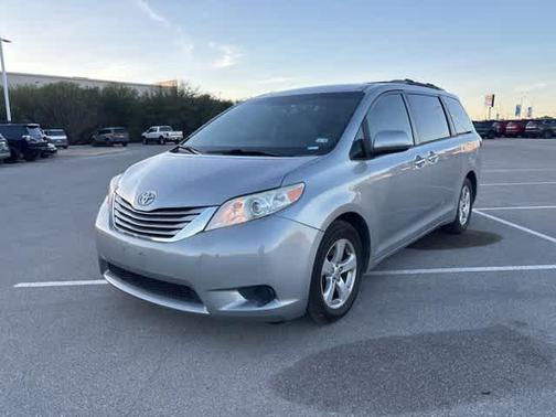 2017 Toyota Sienna LE