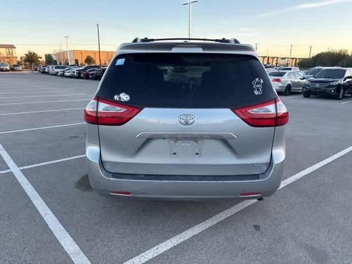 2017 Toyota Sienna LE