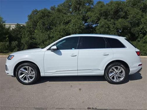 2023 Audi Q7 55 Premium Plus