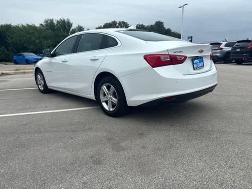 Summit White 2024 Chevrolet Malibu LT