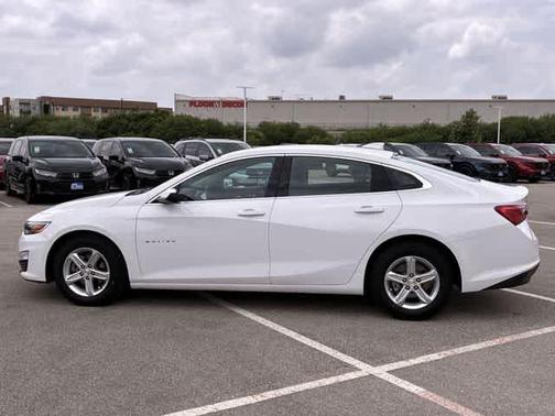 Summit White 2024 Chevrolet Malibu LT