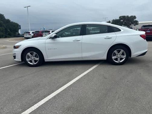 Summit White 2024 Chevrolet Malibu LT