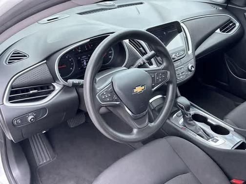 Summit White 2024 Chevrolet Malibu LT