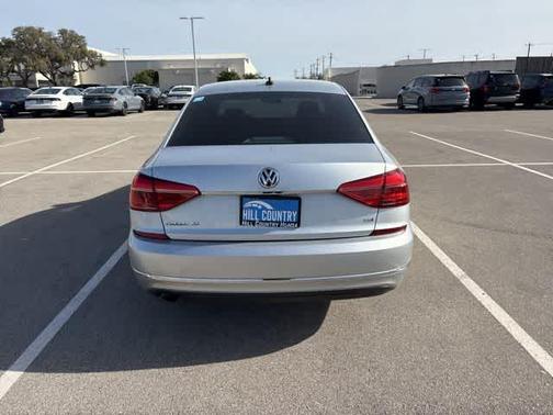 2016 Volkswagen Passat 1.8T SE