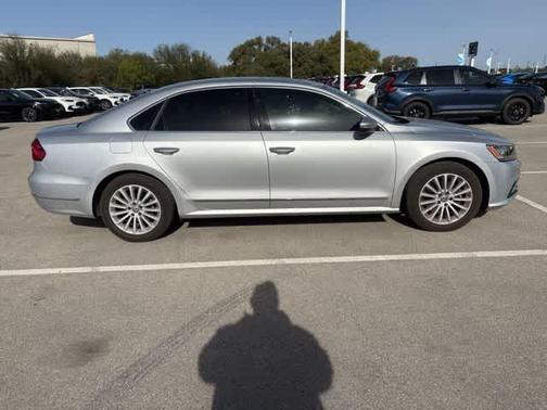 2016 Volkswagen Passat 1.8T SE