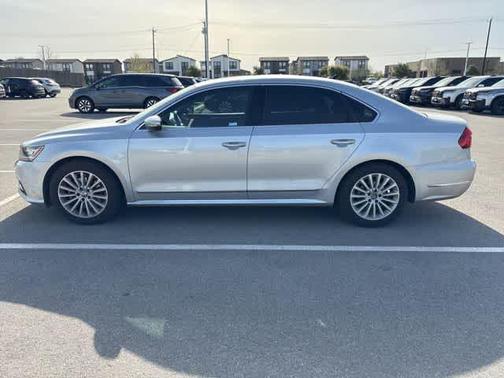 2016 Volkswagen Passat 1.8T SE