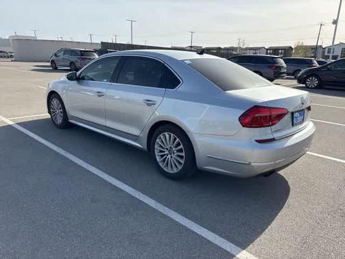 2016 Volkswagen Passat 1.8T SE