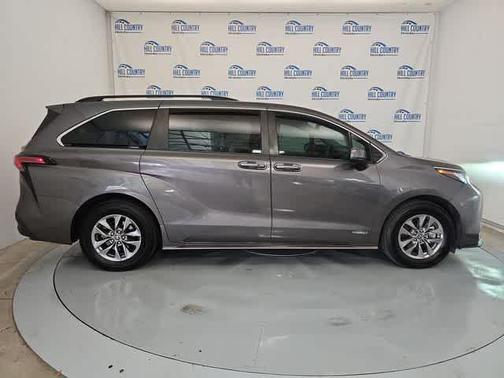 Predawn Gray Mica 2021 Toyota Sienna LE