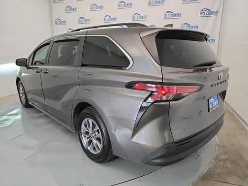 Predawn Gray Mica 2021 Toyota Sienna LE