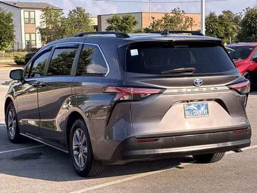 Predawn Gray Mica 2021 Toyota Sienna LE