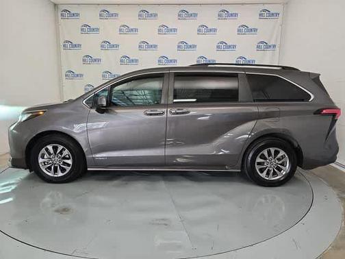 Predawn Gray Mica 2021 Toyota Sienna LE