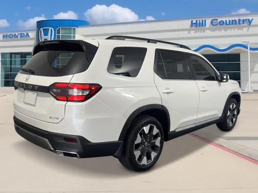 Platinum White Pearl 2026 Honda Pilot Elite