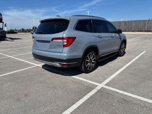 Sonic Gray Pearl 2022 Honda Pilot Touring 7-Passenger