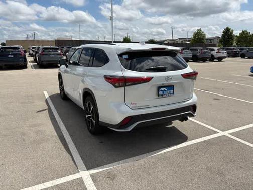 Wind Chill Pearl 2022 Toyota Highlander XSE