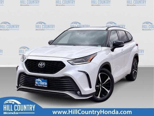 Wind Chill Pearl 2022 Toyota Highlander XSE