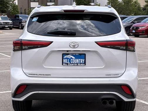 Wind Chill Pearl 2022 Toyota Highlander XSE