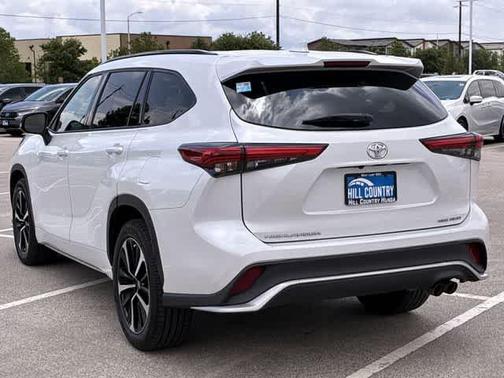 Wind Chill Pearl 2022 Toyota Highlander XSE