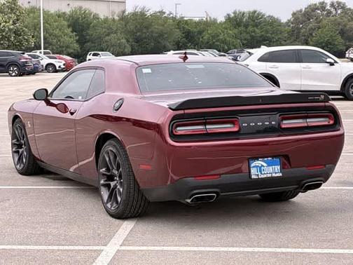 Octane Red Pearlcoat 2022 Dodge Challenger R/T Scat Pack