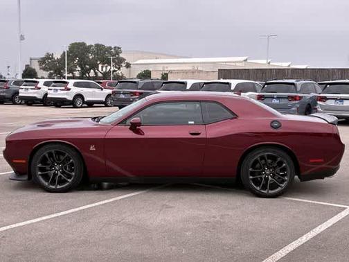 Octane Red Pearlcoat 2022 Dodge Challenger R/T Scat Pack