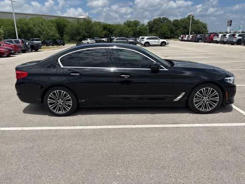 Black 2018 BMW 530 i