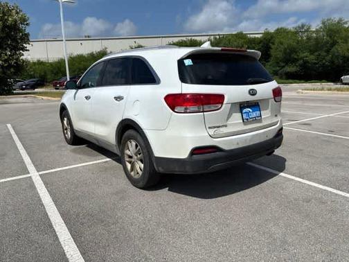 Snow White Pearl 2018 Kia Sorento LX
