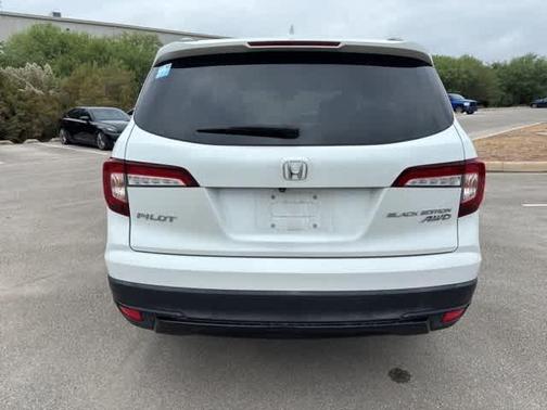 2022 Honda Pilot Black Edition