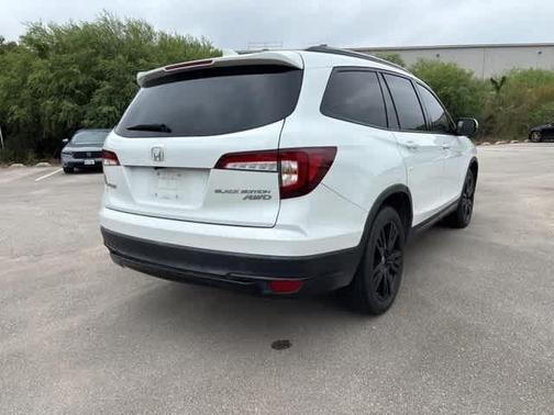 2022 Honda Pilot Black Edition