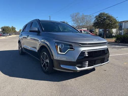 2023 Kia Niro SX