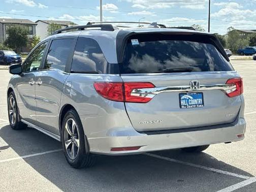 Lunar Silver Metallic 2018 Honda Odyssey Touring