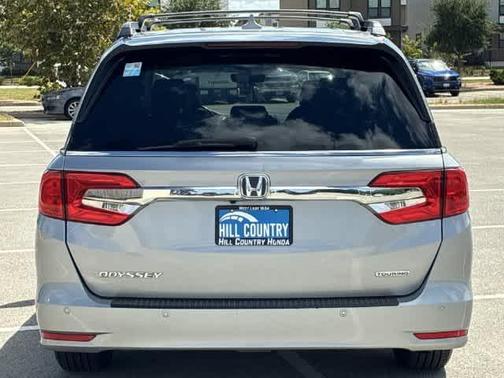Lunar Silver Metallic 2018 Honda Odyssey Touring