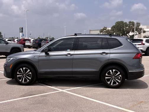 Platinum Gray Metallic 2023 Volkswagen Tiguan 2.0T S