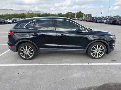 Infinite Black Metallic 2019 Lincoln MKC Reserve