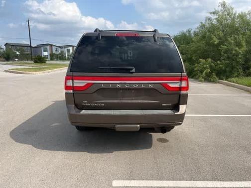 2016 Lincoln Navigator Select