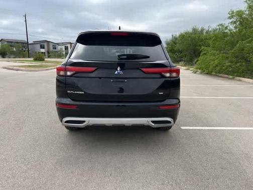 2022 Mitsubishi Outlander SE