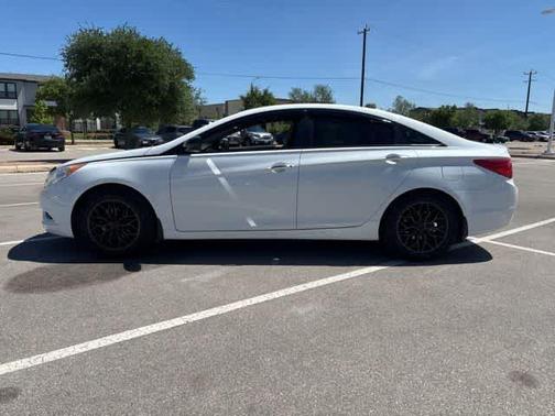 Pearl White 2011 Hyundai SONATA GLS