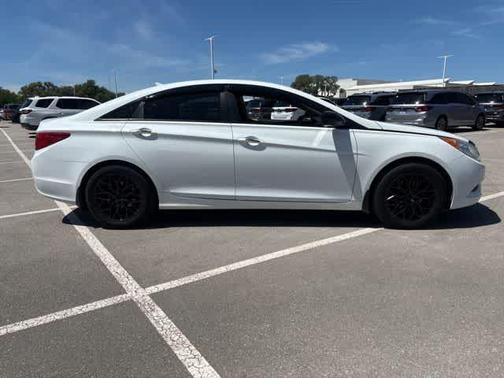 Pearl White 2011 Hyundai SONATA GLS