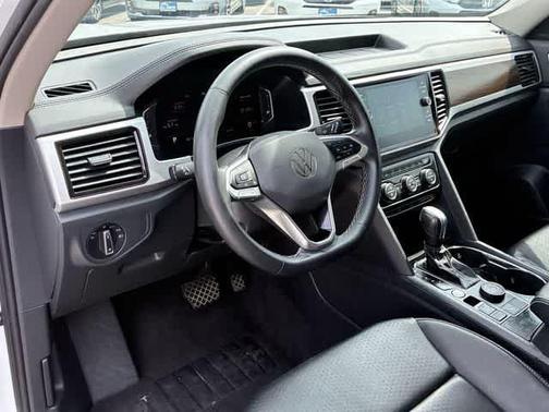 2022 Volkswagen Atlas 3.6L SE w/Technology