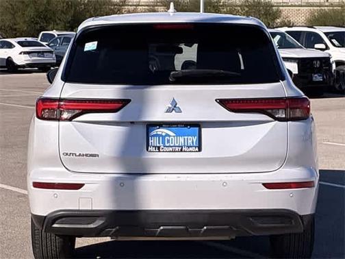 2022 Mitsubishi Outlander ES