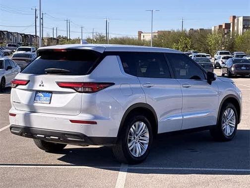 2022 Mitsubishi Outlander ES