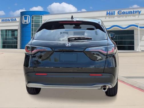Crystal Black Pearl 2027 Honda HR-V Sport