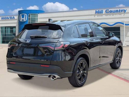 Crystal Black Pearl 2027 Honda HR-V Sport