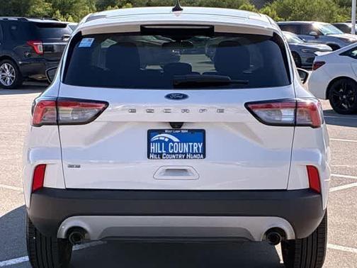 Star White 2022 Ford Escape SE