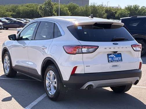 Star White 2022 Ford Escape SE