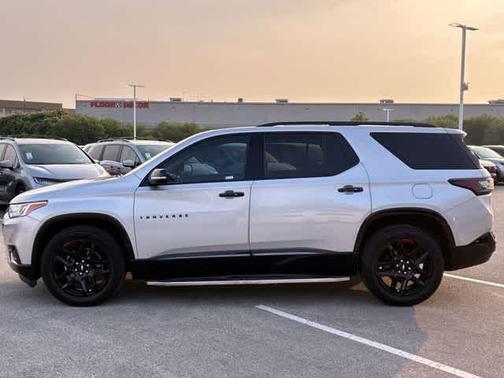 Silver Ice Metallic 2020 Chevrolet Traverse Premier