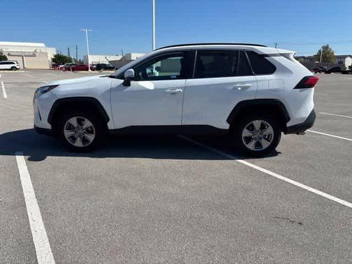 Ice 2024 Toyota RAV4 XLE