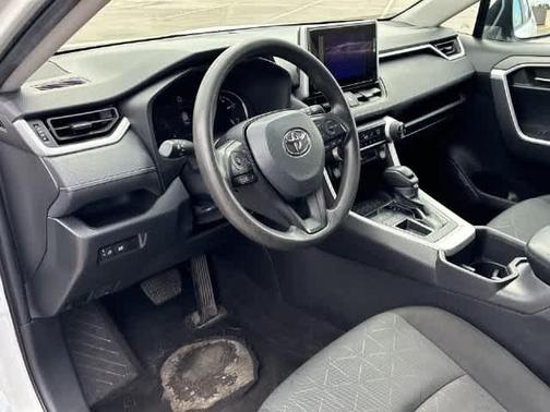 Ice 2024 Toyota RAV4 XLE