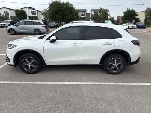 Platinum White Pearl 2024 Honda HR-V EX-L