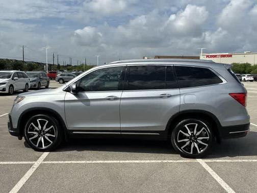 Lunar Silver Metallic 2021 Honda Pilot Elite
