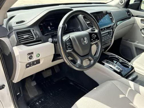Lunar Silver Metallic 2021 Honda Pilot Elite
