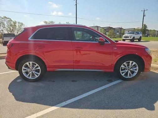 2023 Audi Q3 45 S line Premium